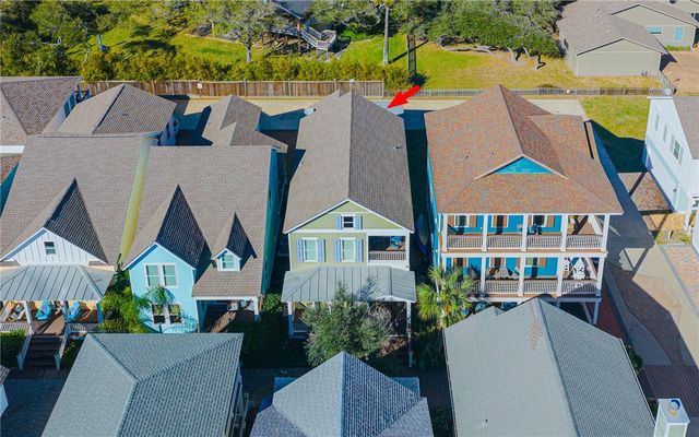 412 Sailhouse Way, Rockport, TX 78382