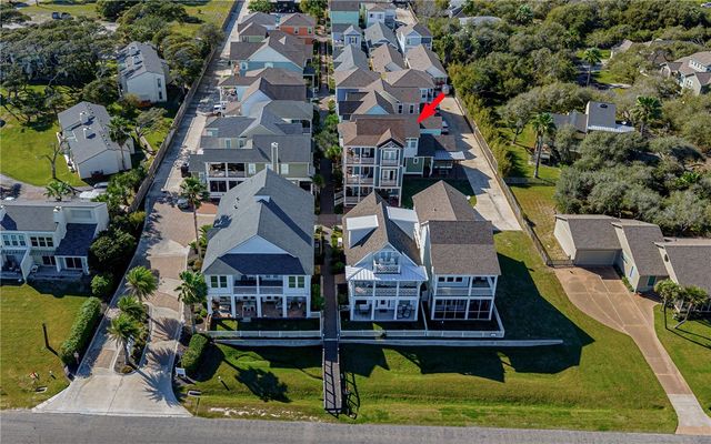 412 Sailhouse Way, Rockport, TX 78382