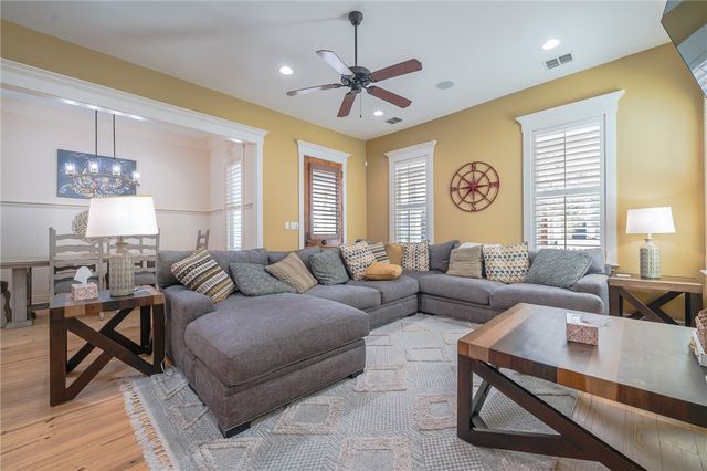 412 Sailhouse Way, Rockport, TX 78382