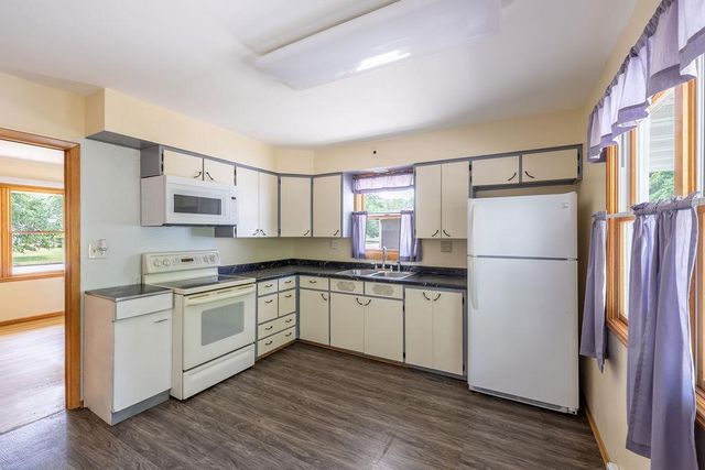 344 W BUEHLER AVENUE, Nekoosa, WI 54457