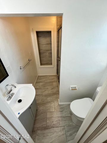 2220 E Grant Road A, Tucson, AZ 85716