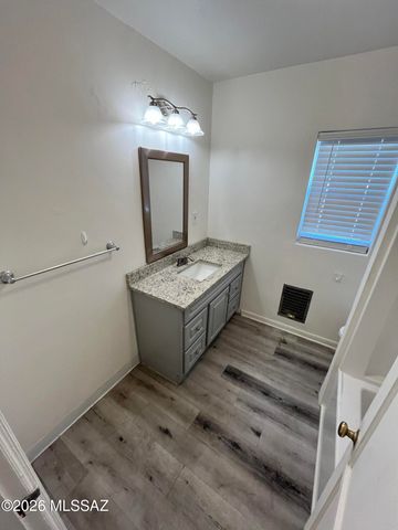 2220 E Grant Road A, Tucson, AZ 85716