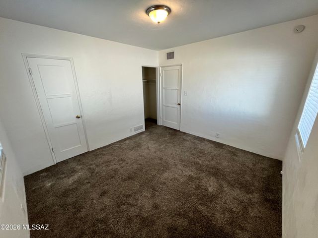 2220 E Grant Road A, Tucson, AZ 85716