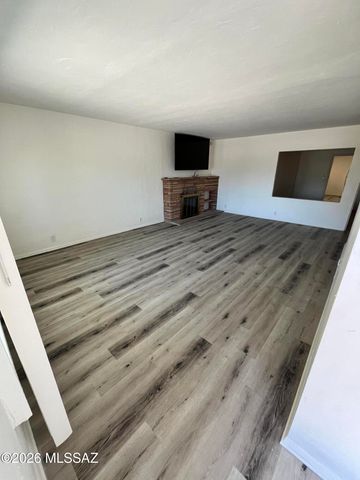 2220 E Grant Road A, Tucson, AZ 85716
