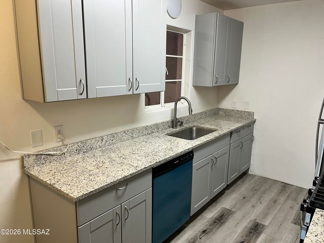 2220 E Grant Road A, Tucson, AZ 85716