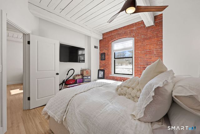 222 Williams Street East APT 223, Glastonbury, CT 06033