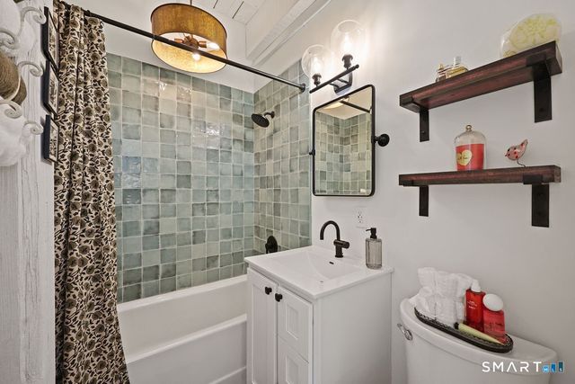 222 Williams Street East APT 223, Glastonbury, CT 06033