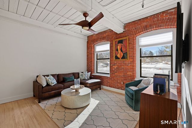 222 Williams Street East APT 223, Glastonbury, CT 06033