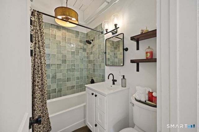 222 Williams Street East APT 223, Glastonbury, CT 06033