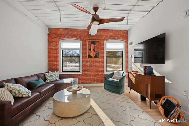 222 Williams Street East APT 223, Glastonbury, CT 06033