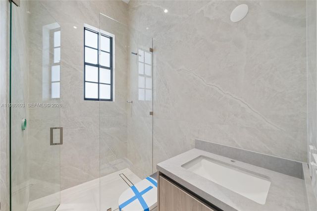 2710 S Le Jeune Rd, Coral Gables, FL 33134