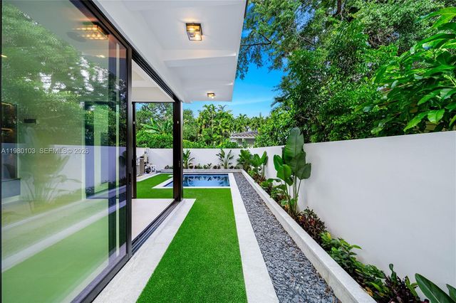 2710 S Le Jeune Rd, Coral Gables, FL 33134