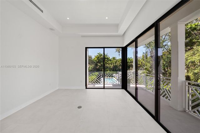 2710 S Le Jeune Rd, Coral Gables, FL 33134