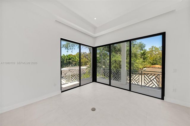 2710 S Le Jeune Rd, Coral Gables, FL 33134