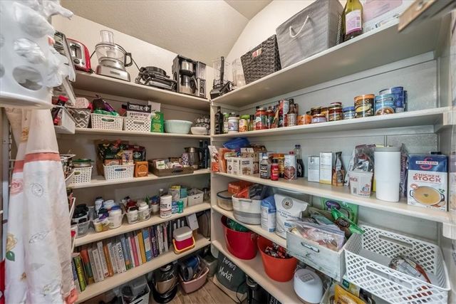 1224 Kingsland Circle, Raymore, MO 64083