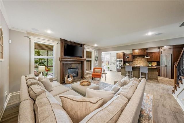 1224 Kingsland Circle, Raymore, MO 64083