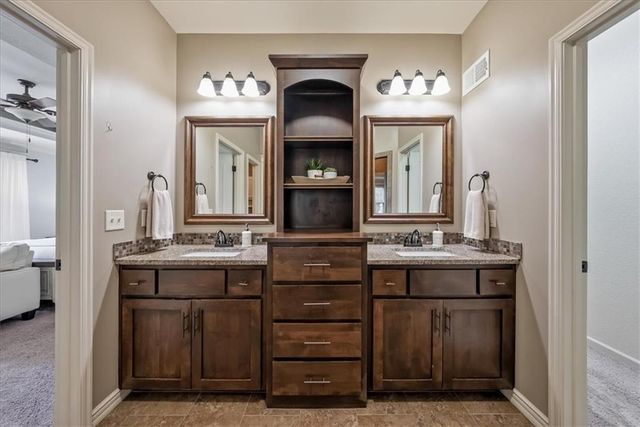 1224 Kingsland Circle, Raymore, MO 64083