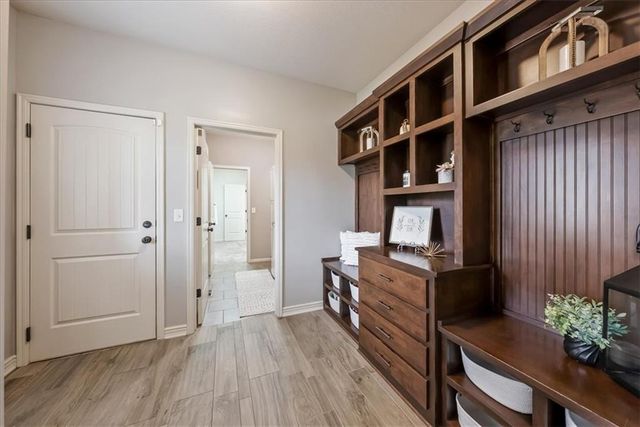 1224 Kingsland Circle, Raymore, MO 64083