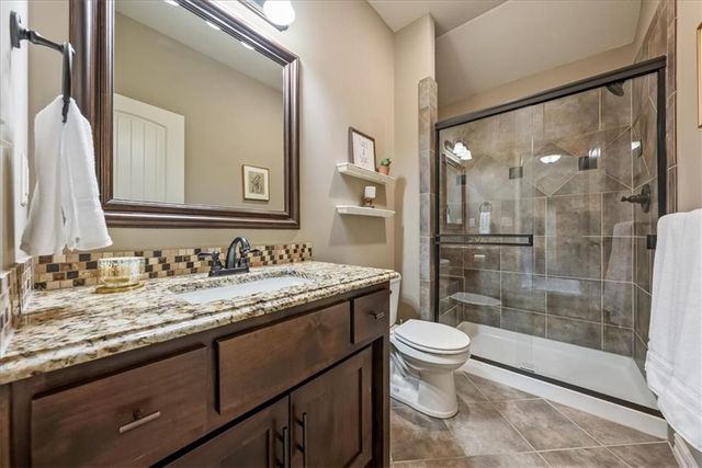 1224 Kingsland Circle, Raymore, MO 64083