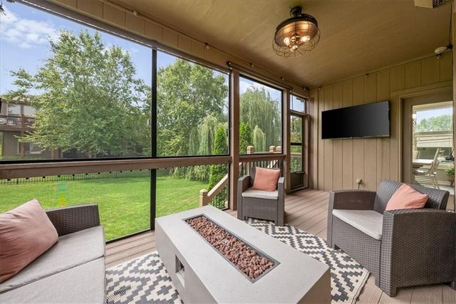 1224 Kingsland Circle, Raymore, MO 64083