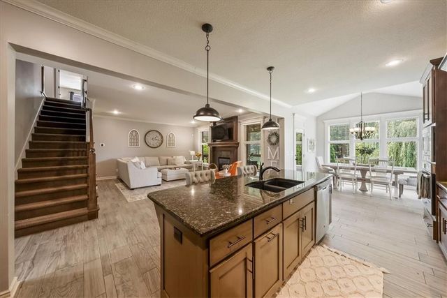 1224 Kingsland Circle, Raymore, MO 64083