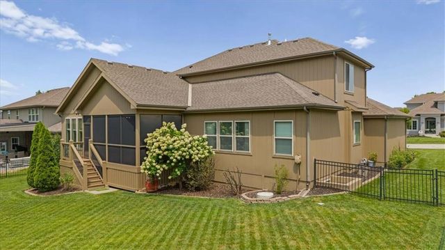 1224 Kingsland Circle, Raymore, MO 64083