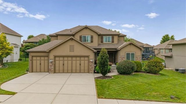 1224 Kingsland Circle, Raymore, MO 64083