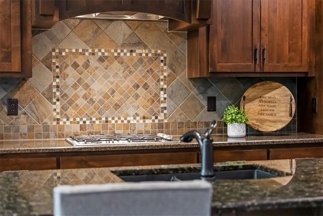1224 Kingsland Circle, Raymore, MO 64083