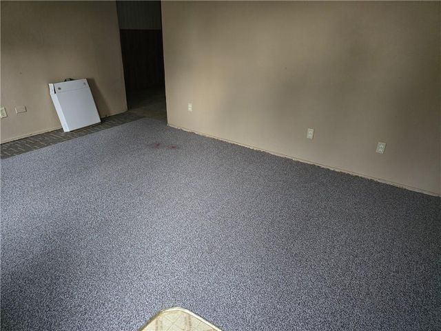 4927 Edgehill Drive, Kansas City, KS 66106