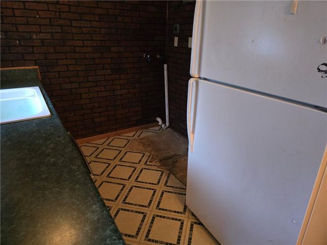 4927 Edgehill Drive, Kansas City, KS 66106