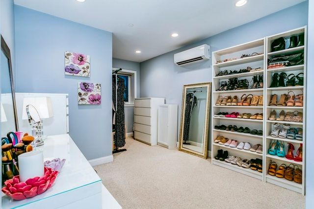 695 E 8th St 1, Boston, MA 02127