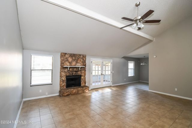 4385 QUEENSWAY Drive, Jacksonville, FL 32257