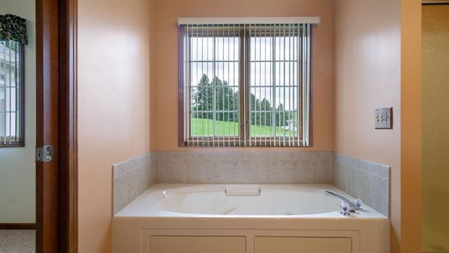 4112 Mill Run Court, Eau Claire, WI 54703