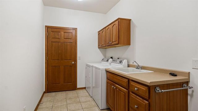 4112 Mill Run Court, Eau Claire, WI 54703