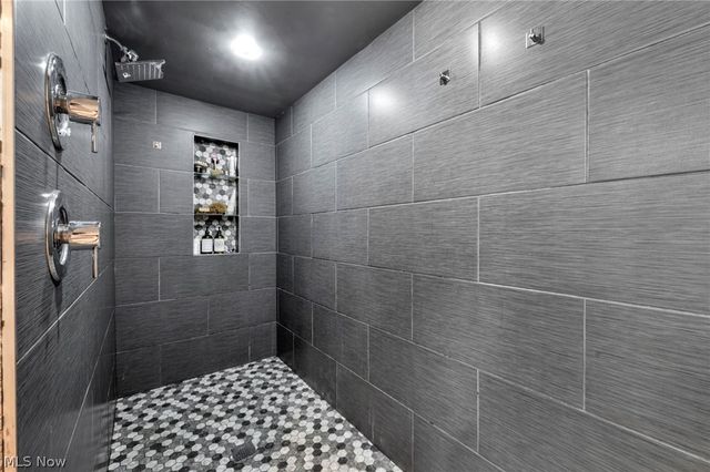 6491 Longridge Road, Mayfield Heights, OH 44124