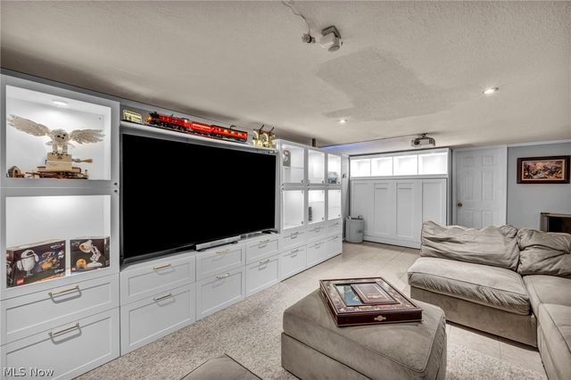 6491 Longridge Road, Mayfield Heights, OH 44124