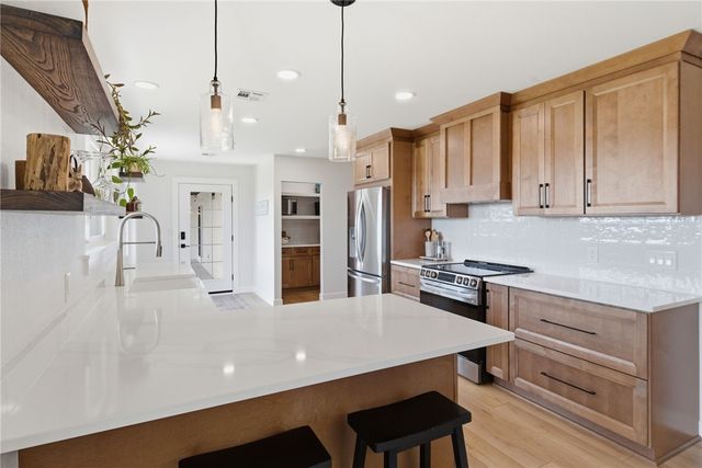 15319 E Hwy 264, Lowell, AR 72745