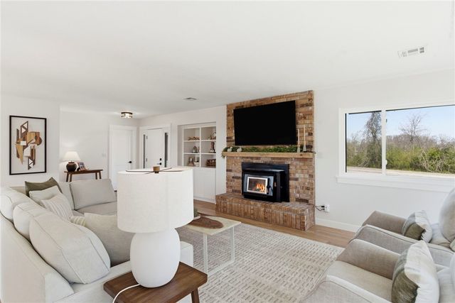 15319 E Hwy 264, Lowell, AR 72745