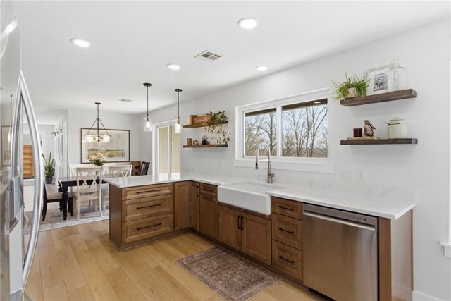 15319 E Hwy 264, Lowell, AR 72745