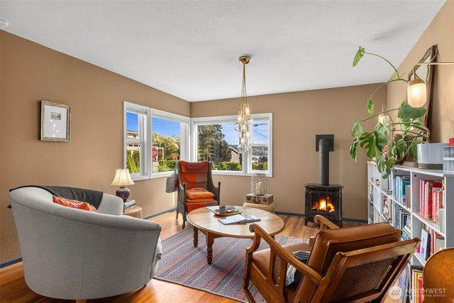 2718 E 11th Street, Bremerton, WA 98310