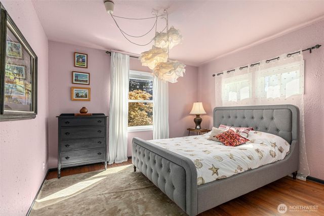 2718 E 11th Street, Bremerton, WA 98310