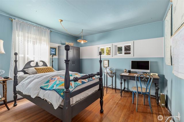 2718 E 11th Street, Bremerton, WA 98310