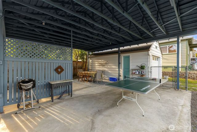 2718 E 11th Street, Bremerton, WA 98310