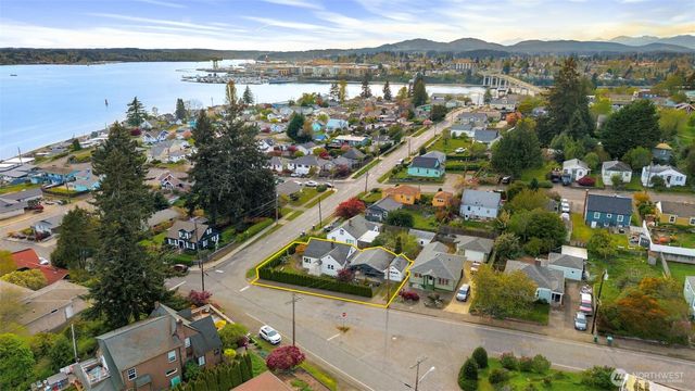 2718 E 11th Street, Bremerton, WA 98310