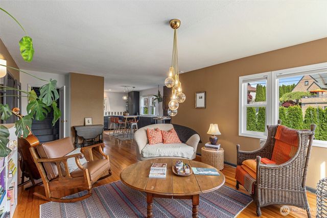 2718 E 11th Street, Bremerton, WA 98310