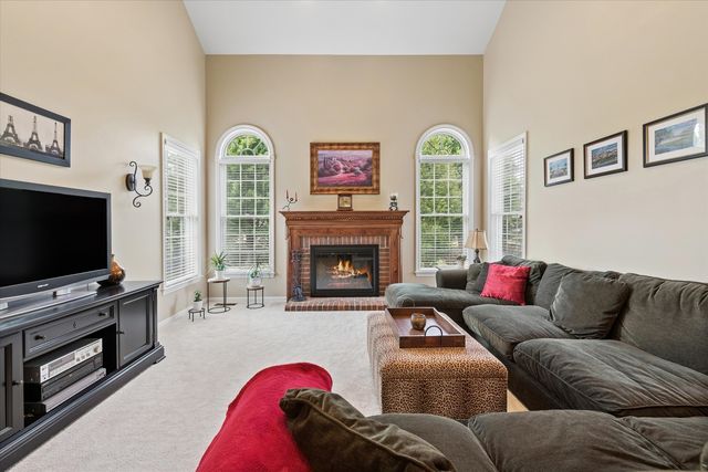 29 Glacier Circle, South Barrington, IL 60010