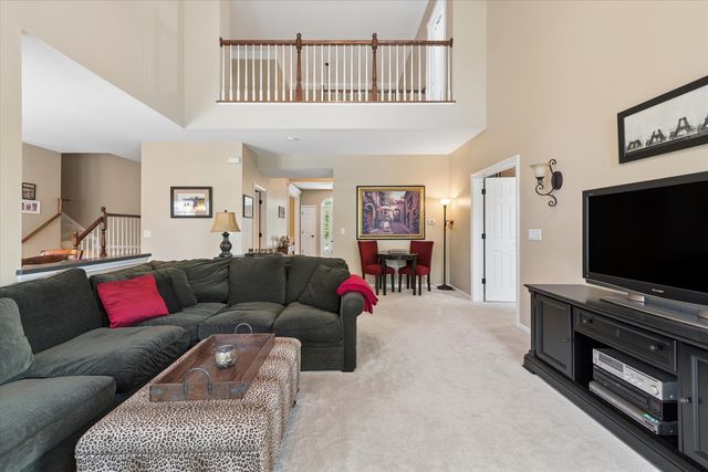 29 Glacier Circle, South Barrington, IL 60010