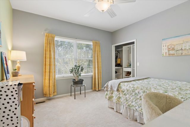 29 Glacier Circle, South Barrington, IL 60010