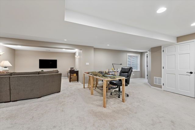 29 Glacier Circle, South Barrington, IL 60010