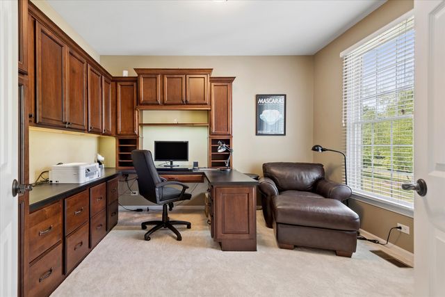 29 Glacier Circle, South Barrington, IL 60010